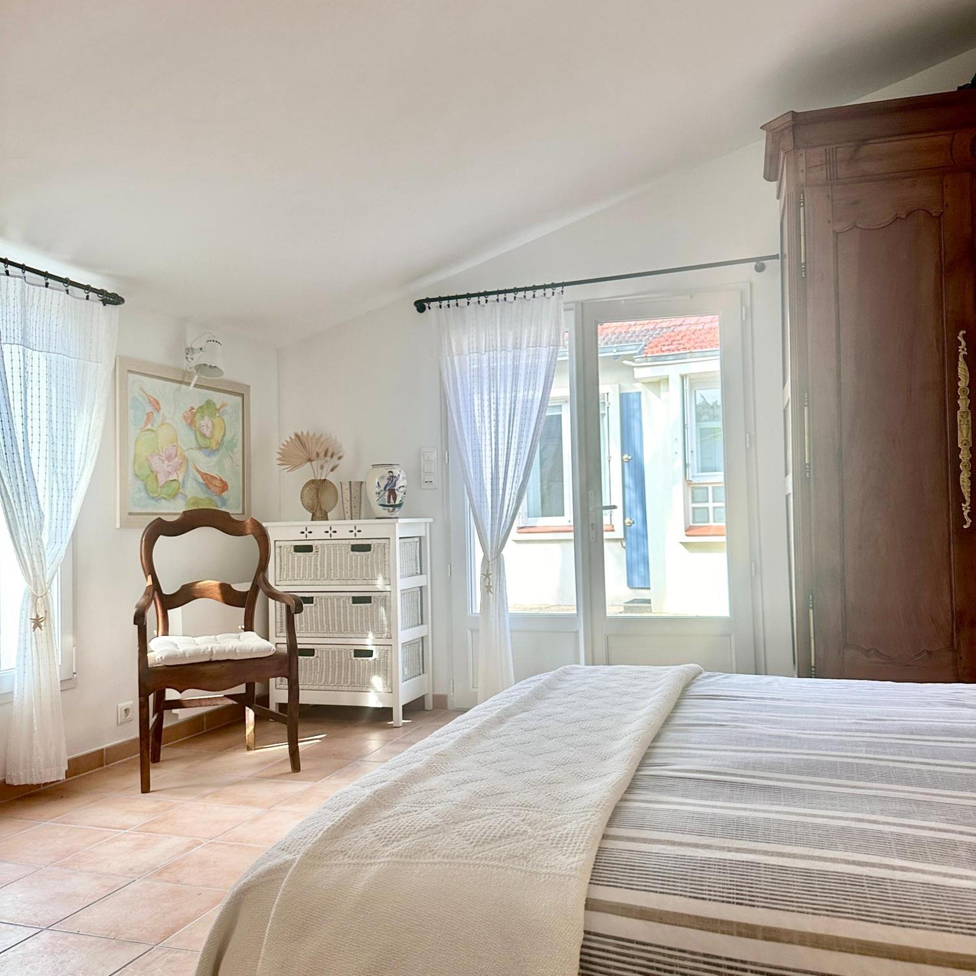 Villa "Mignon" Avec Studio Independant, Tout A Pied, Plage A 4 Mn, 6 Pers, 2 Sde Сен-Жан-де-Мон Экстерьер фото